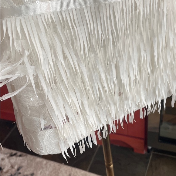 Melanie Lyne Holiday Elegant White Sleeveless Top Fringe Size 8 Party Sequin - Picture 9 of 13